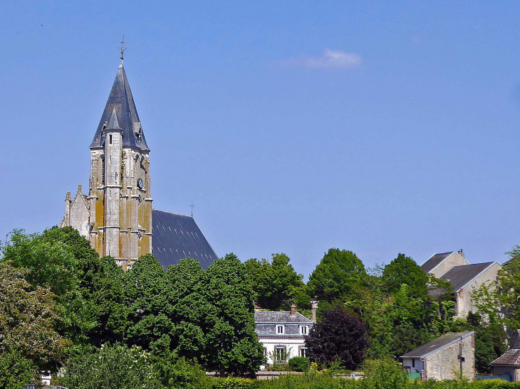 Vue sur le clocher - Brezolles