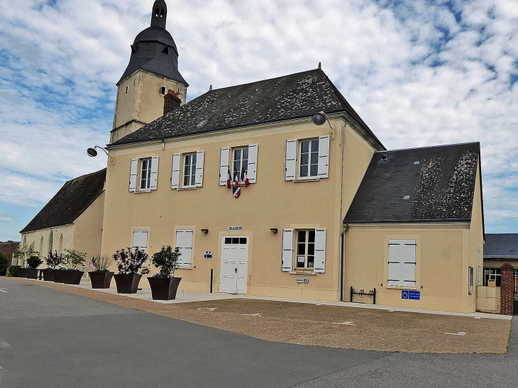 La mairie et l'église - Brunelles