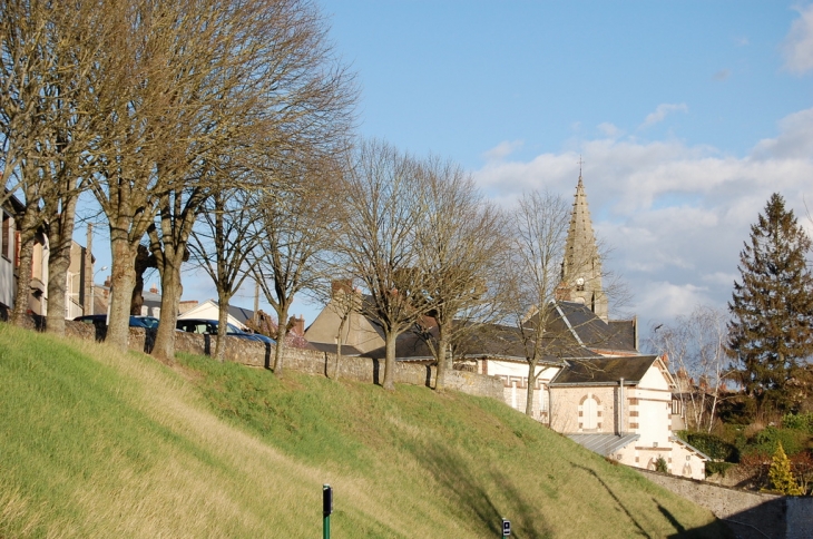 Vue de l'église Saint-Valérien - Châteaudun