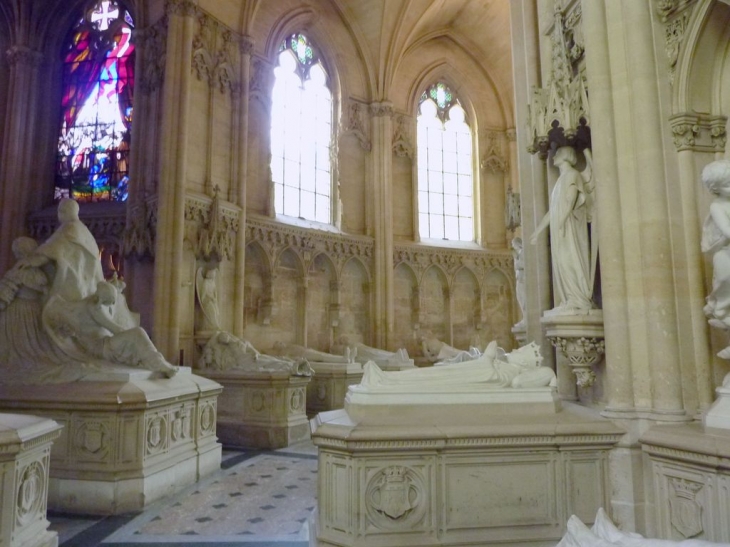 Crypte  et tombeaux famille d'Orléans - Dreux