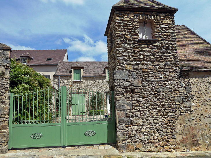 Maison dans la ville - Épernon