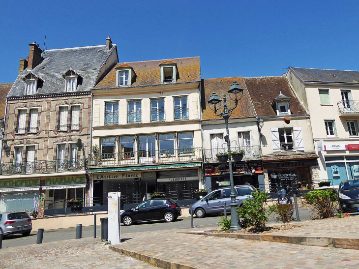 Maisons au centre ville - Illiers-Combray