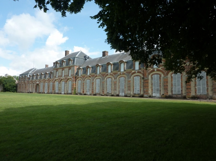 La Ferté Vidame  - le Petit Château  - La Ferté-Vidame