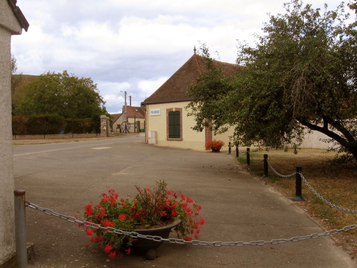 Mairie de Louvilliers en Drouais - Louvilliers-en-Drouais