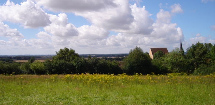 Place du village - Lavoir - Point de vue sur la campagne environnante - Miermaigne