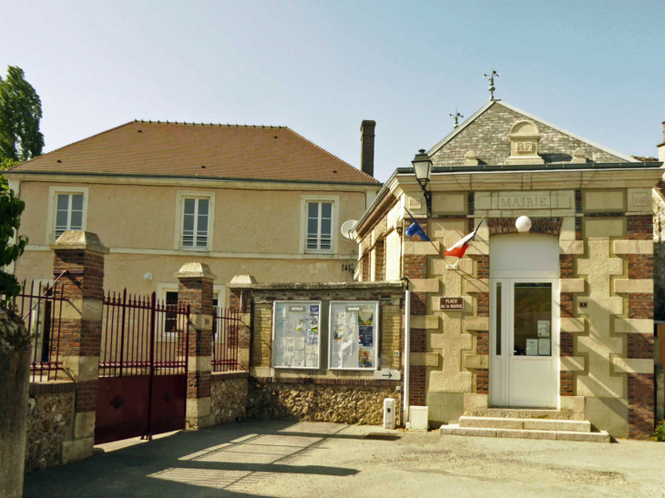 La mairie - Saint-Bomer