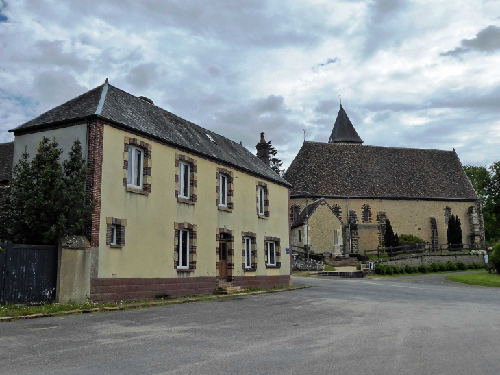 L'église - Saint-Denis-d'Authou