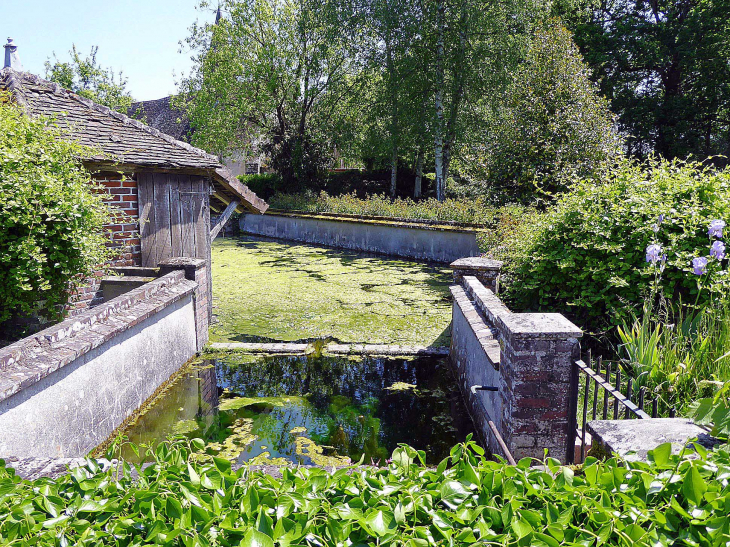 La source du Loir - Saint-Éman