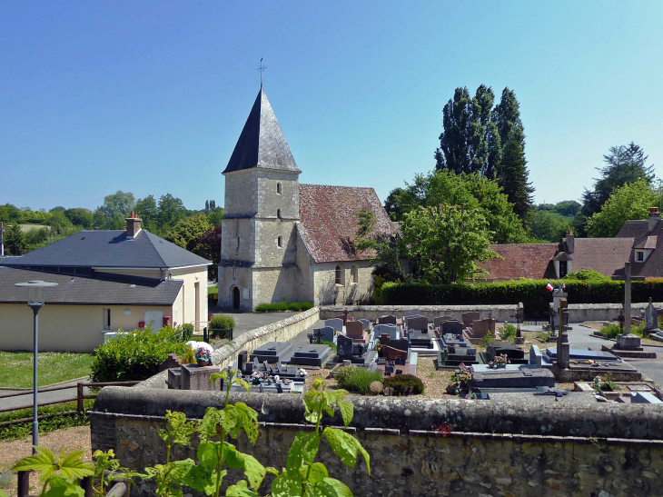 Vue sur le centre du village t le cimetière - Saint-Jean-Pierre-Fixte