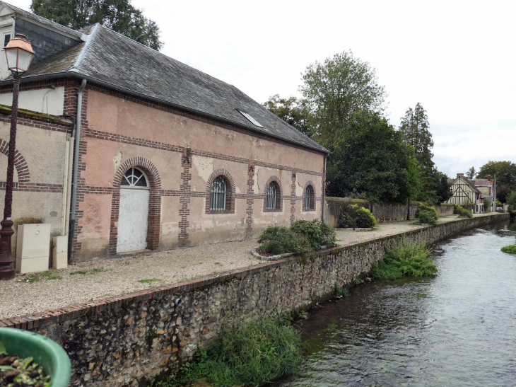 Le quai de l'Avre - Saint-Lubin-des-Joncherets