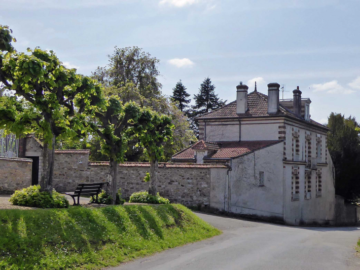 Belle demeure dans le village - Saint-Martin-de-Nigelles