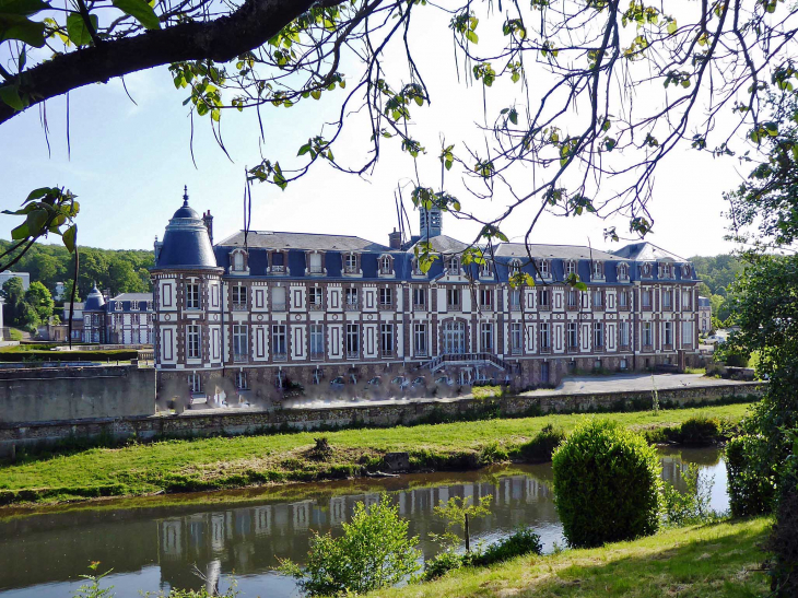 Le château des Vaux - Saint-Maurice-Saint-Germain