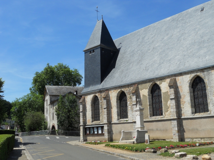 L'égise de côté - Saint-Piat