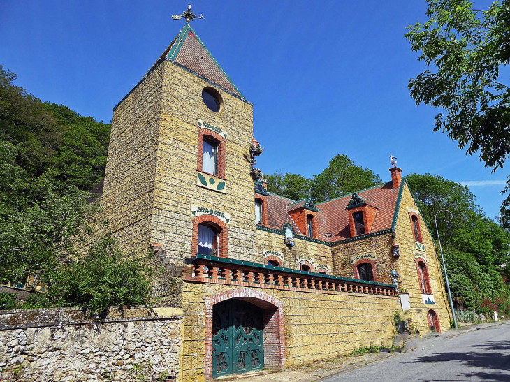 Maison originale dans le village - Saint-Victor-de-Buthon