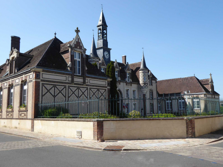 L'hôtel de ville - Senonches