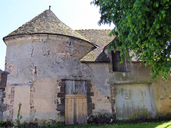 Abbaye de la Sainte Trinité : dans le jardin - Thiron Gardais