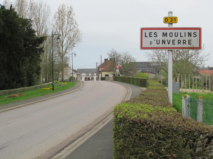 La route joignant Unverre aux Moulins d'Unverre