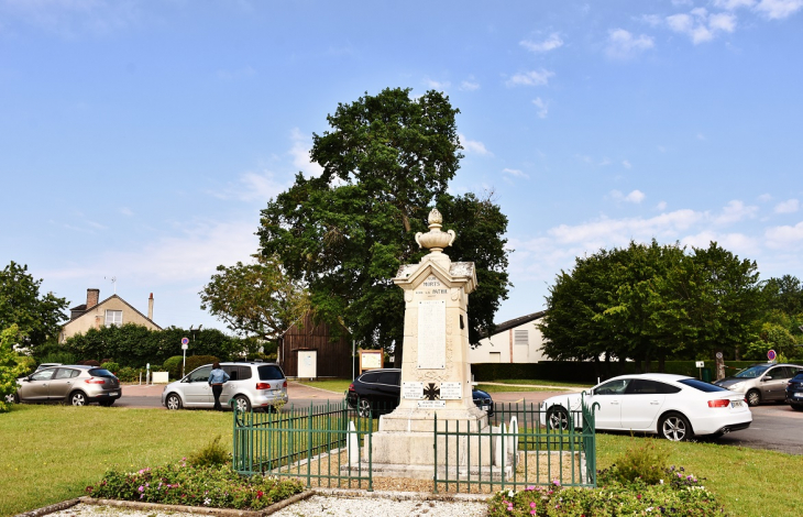 Monument-aux-Morts - Auzouer-en-Touraine