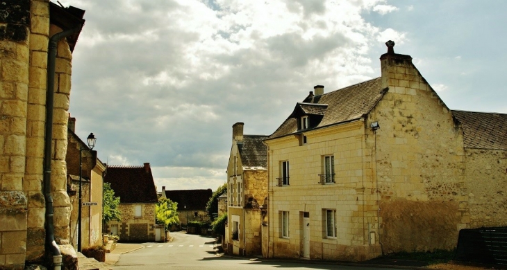 Le Village - Avon-les-Roches