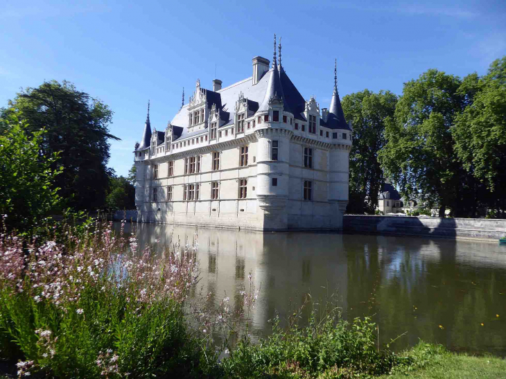 Le château angle Sud Est - Azay-le-Rideau