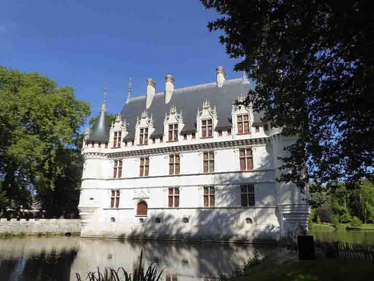 Le château façade Ouest - Azay-le-Rideau