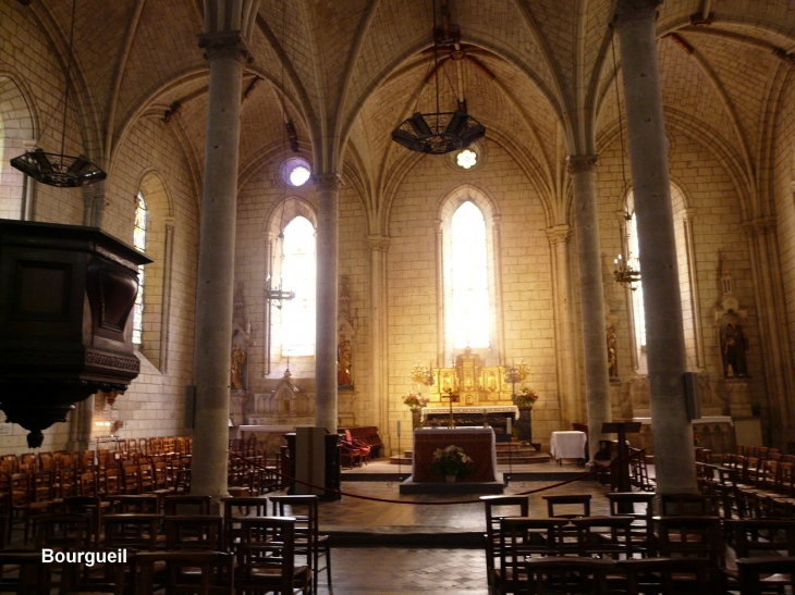 L'église   Crédit : André Pommiès - Bourgueil