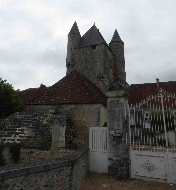 Le donjon du château - Bridoré