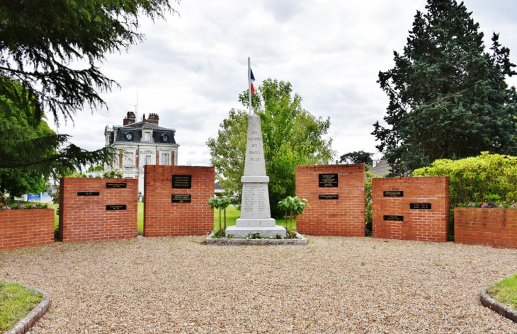 Monument-aux-Morts - Château-Renault