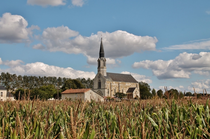 église St Pierre - Chaveignes