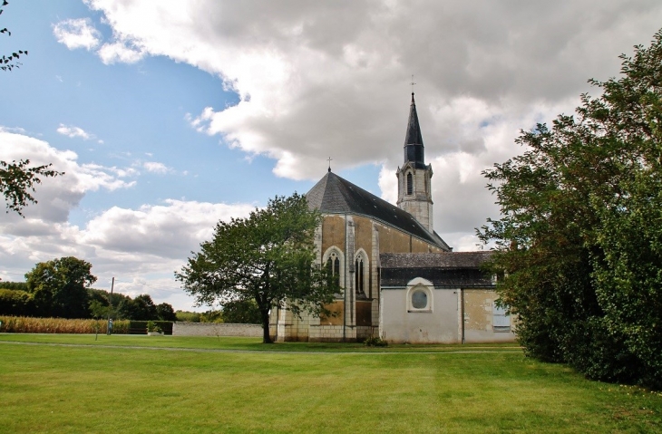 église St Pierre - Chaveignes