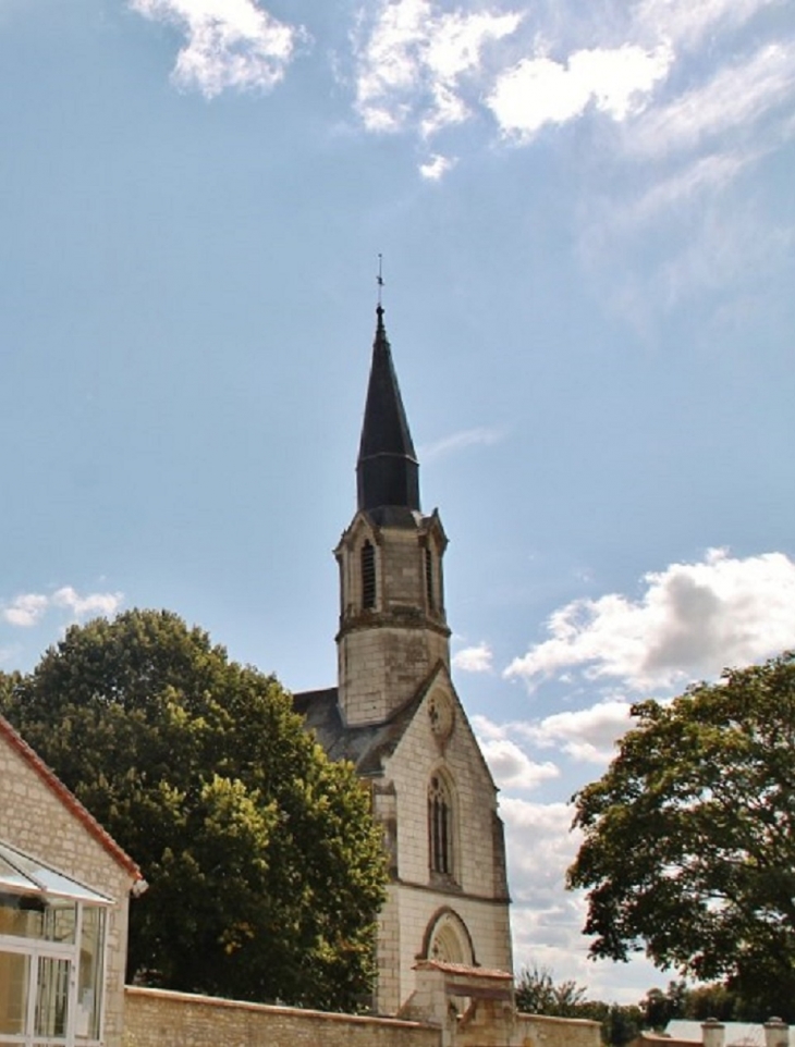 église St Pierre - Chaveignes