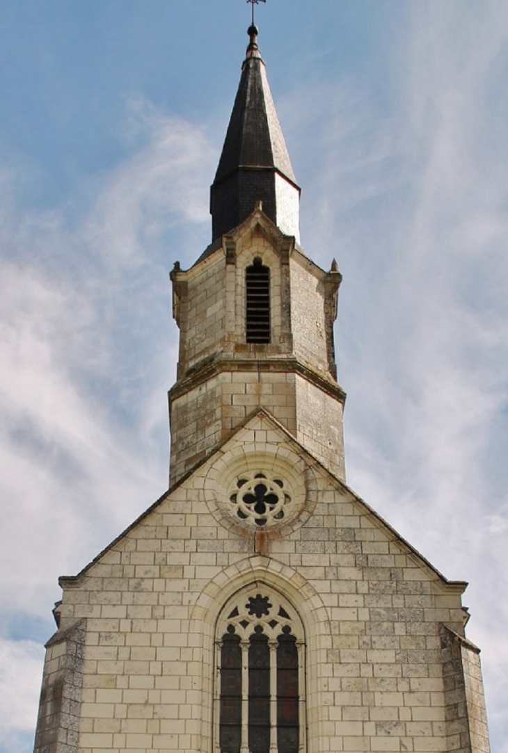 église St Pierre - Chaveignes