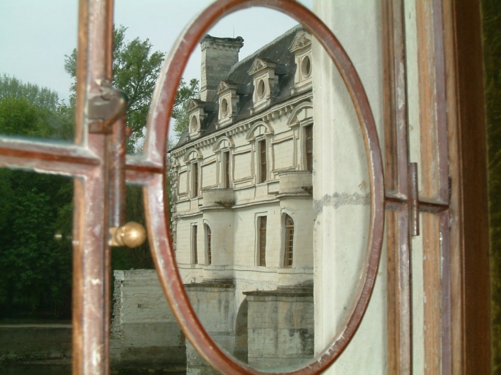 Vue de côté - Chenonceaux