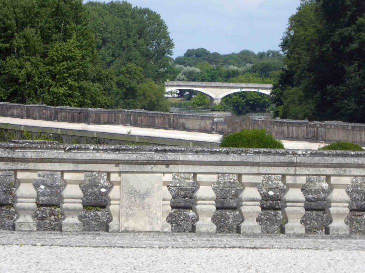 Le château de Chenonceau : terrasse sur le Cher - Chenonceaux