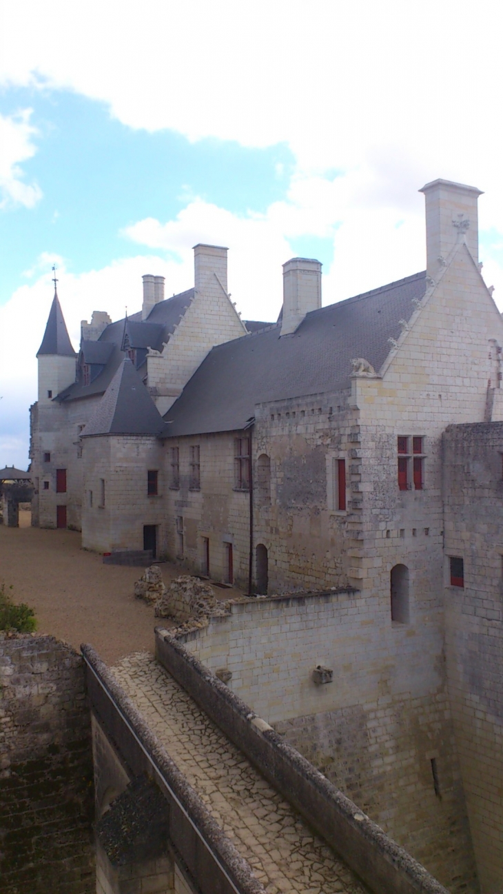 Corps de logis royal forteresse Chinon photo Giliane Kaltenbach