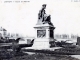 Photo suivante de Chinon Statue de Rabelais, vers 1910 (carte postale ancienne).