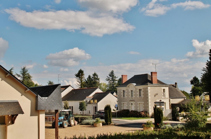 Le Village - Cravant-les-Côteaux