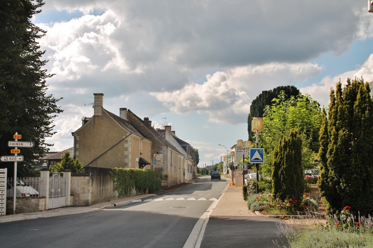 Le Village - Cravant-les-Côteaux