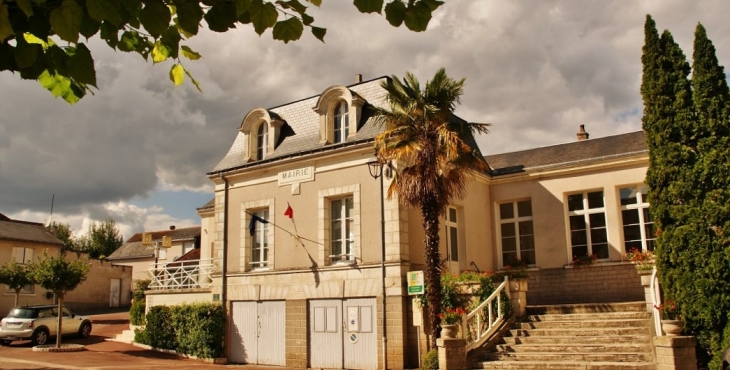 La Mairie - Cravant-les-Côteaux