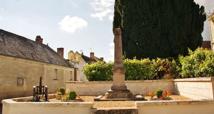 Monument-aux-Morts - Cravant-les-Côteaux