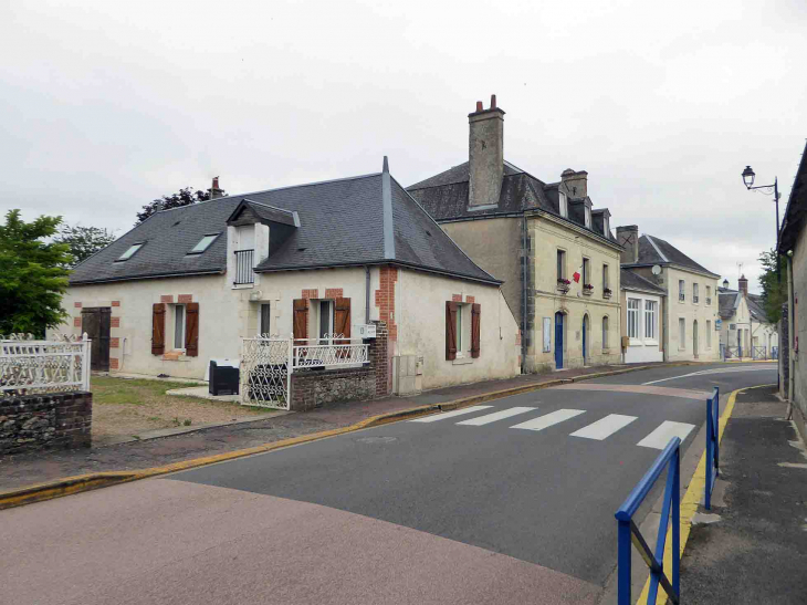 La rue principale - Dame-Marie-les-Bois