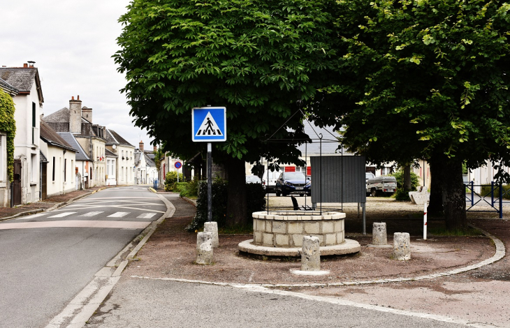 La Commune - Dame-Marie-les-Bois