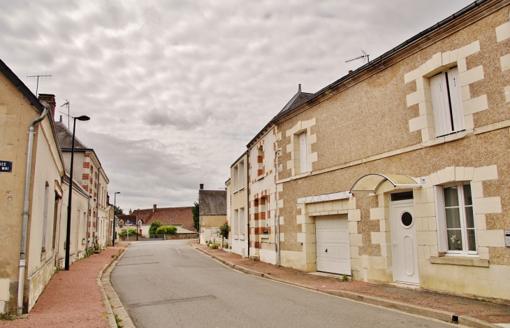 La Commune - Dame-Marie-les-Bois