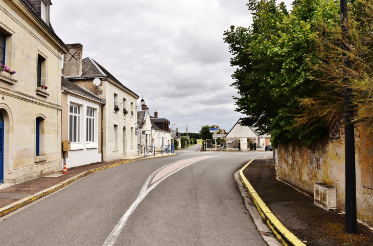 La Commune - Dame-Marie-les-Bois