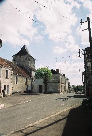 Place de l'église - Esves-le-Moutier