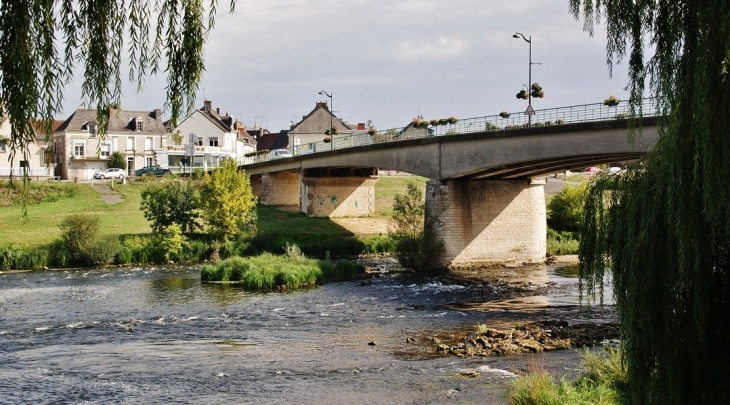 Pont sur La Vienne - L'Île-Bouchard