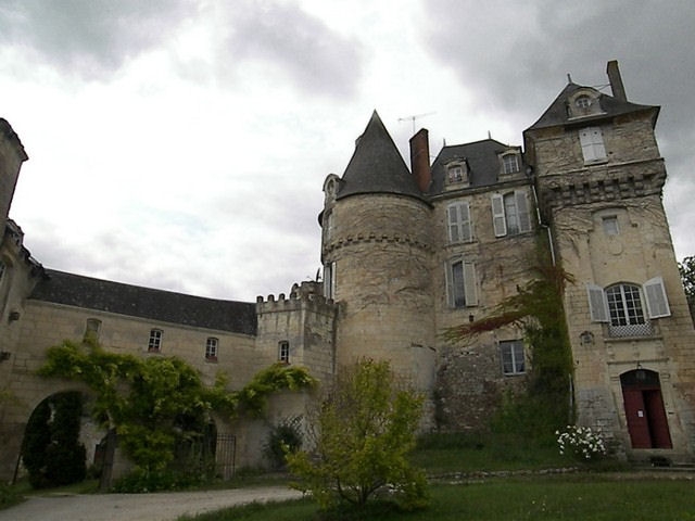 Vue du chateau de La Celle Guénand - La Celle-Guenand