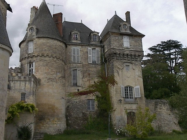 Autre vue du chateau de LA CELLE GUENAND - La Celle-Guenand