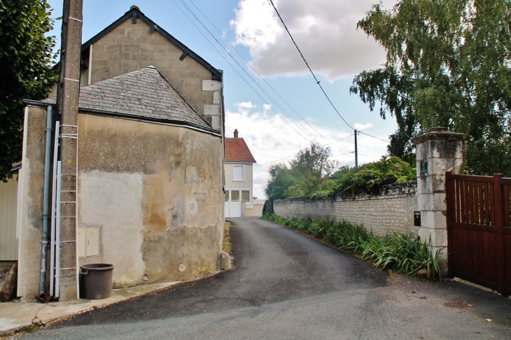 Le Village - La Tour-Saint-Gelin