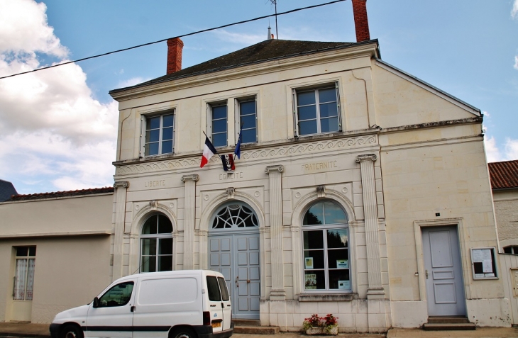 La Mairie - La Tour-Saint-Gelin